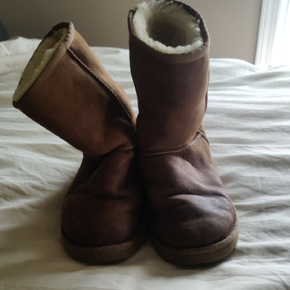 Brown Shearling-Lined Boots